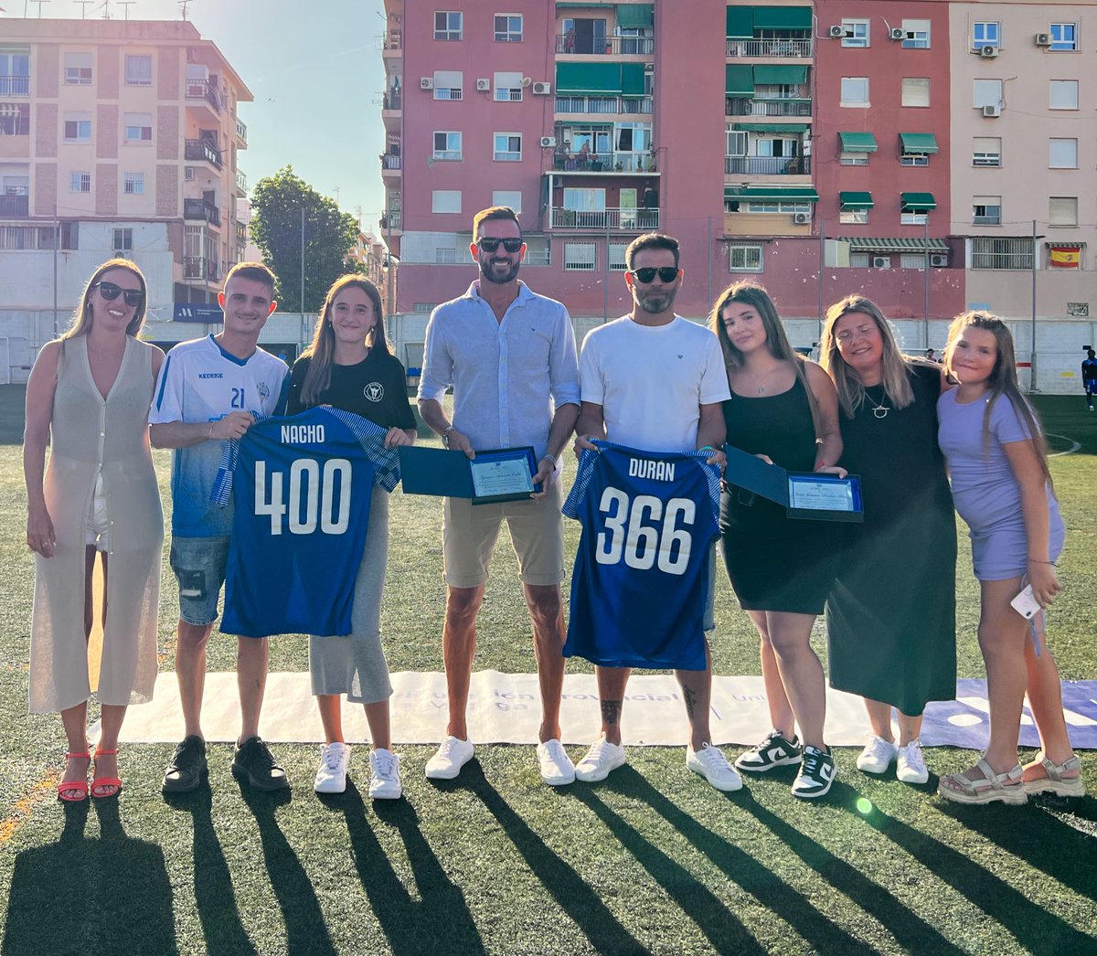ElPaloFC's tweet photo. San Ignacio despidió hoy a sus dos 𝙇𝙀𝙔𝙀𝙉𝘿𝘼𝙎 Nacho y Durán 🫡💙🥹

#EternosCapitanes https://t.co/Dxp77OD585