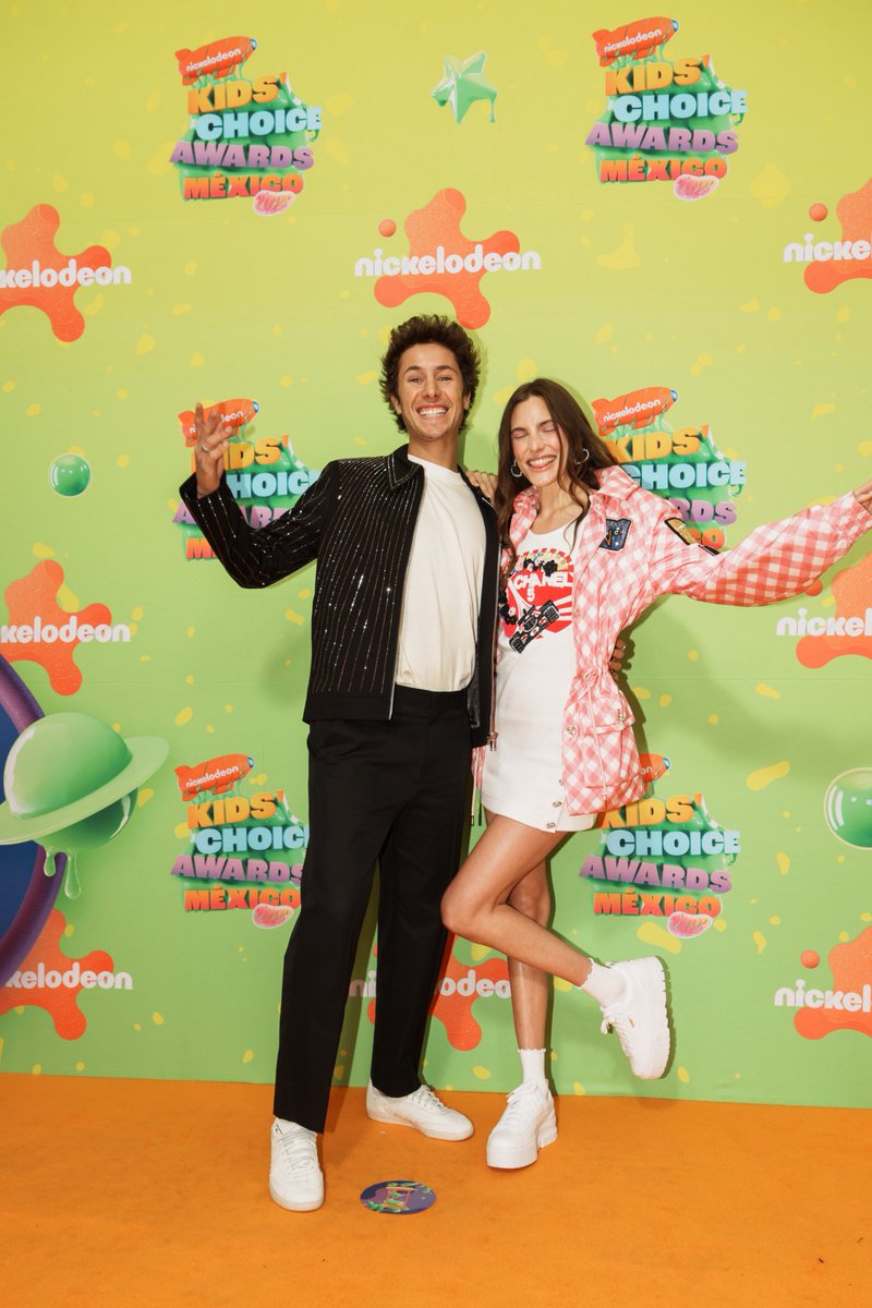 JuanpaZurita's tweet photo. KCA MEXICO 2023 🔥 

la energía de los premios fue una locura, gracias a los que fueron, gracias nick por la oportunidad de llevar nuestras locuras al escenario y felicidades a todos los ganadores y ganadoras! 

VIVA EL SLIME! 🚀🍏 https://t.co/djeYhARjtt