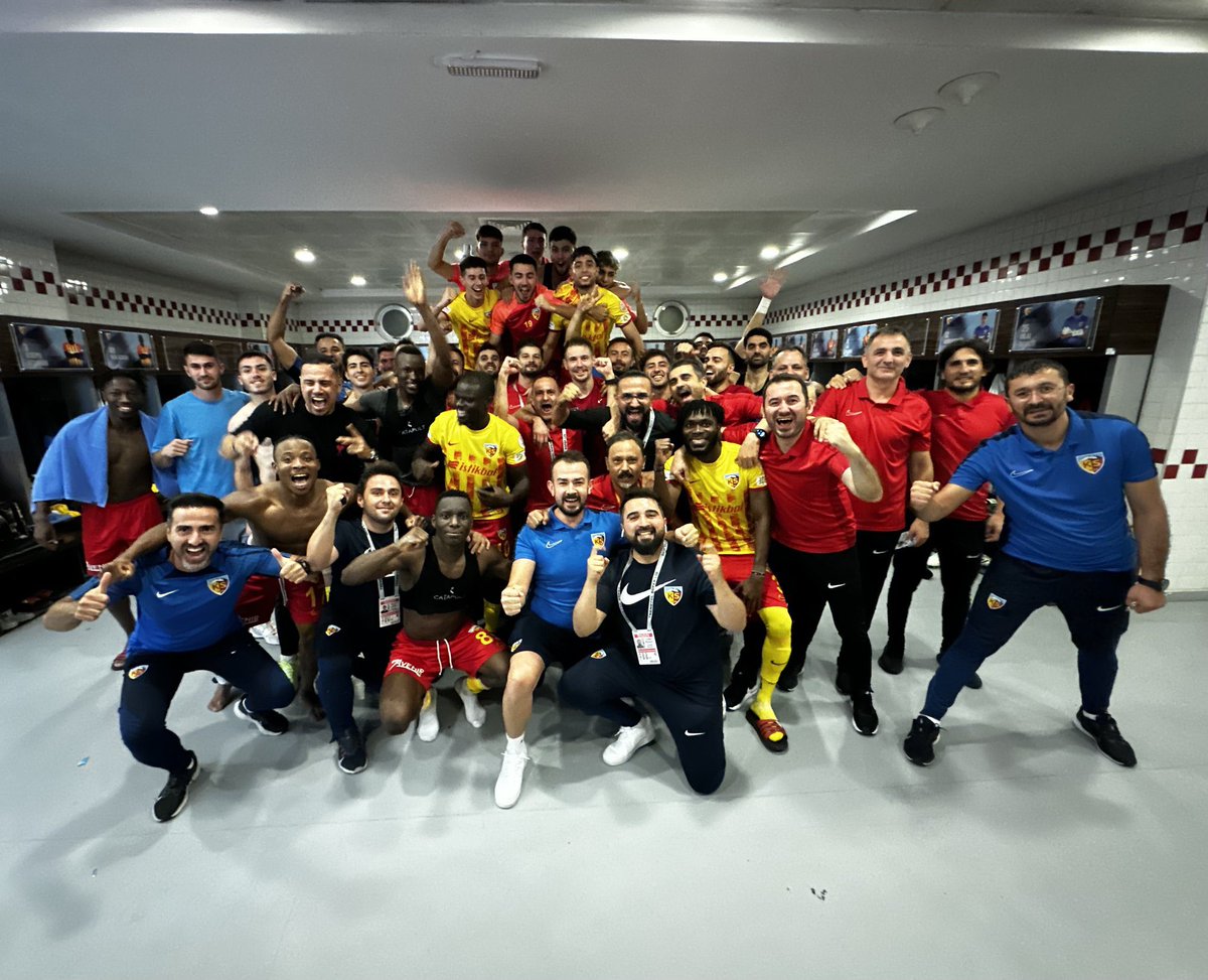 💛❤️
Samsunspor karşısında, iyi oyun ve başarılı futboluyla +3 puan daha alan #Kayserispor’umuzu tebrik ediyorum.

Yine göğsümüz kabardı! 👏⚽️
#MondihomeKayserispor 
#Kayserispor 
#KYSvSAM