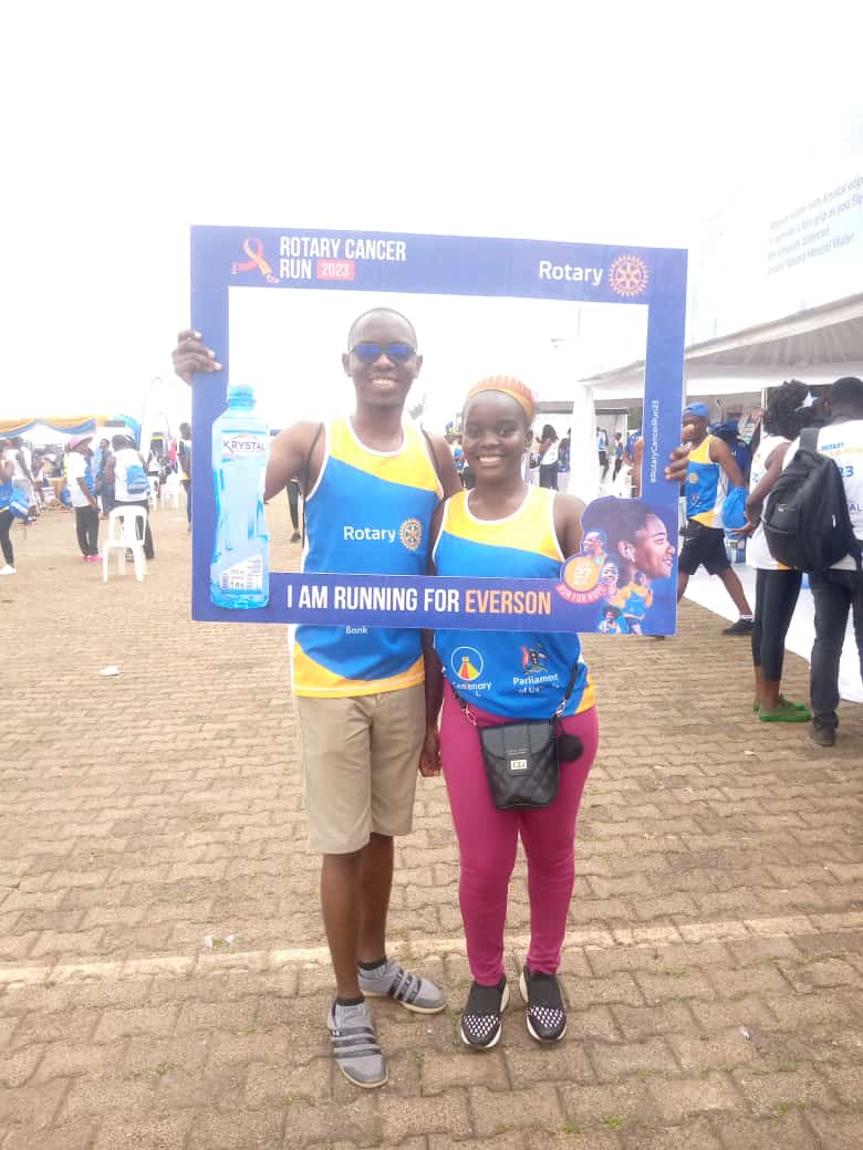 RotaryMedia256's tweet photo. IPP of the Mariam of the Butabika Royals was seen possing with our Director.
#RotaryBroadcasting
#RotaryD9213
#RotaryD9214
#OnCamera
#BroadcastingInService
#RBSUpdates
#RotaryCancerRunhighlights
#RotaryMedia
#RotaryInternational
#RotaractD9213
#RotaractD9214
#RotaryCancerRun23 https://t.co/tEShDpgneV