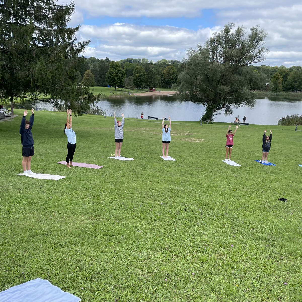 msecor10's tweet photo. Special thank you to Jenn Simon, for leading this group on how to center your body and mind through breathing and stretching . Great way to begin our 2023 Student Council Leadership planning day #letsgowildcats #LeadershipMatters #pauseandreset #teamwork https://t.co/RNuzcDBvZ4