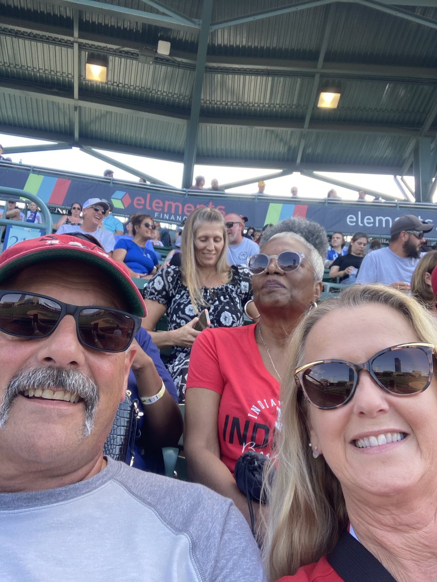 ROBDAWG317's tweet photo. Thanks @TomWoodCarsIndy for a fun afternoon at Victory Field. The Tribe beat Iowa for an important win!!!#allgoodattomwood #employee #tomwoodnissan #IndianapolisIndians https://t.co/Lv7SM5loat