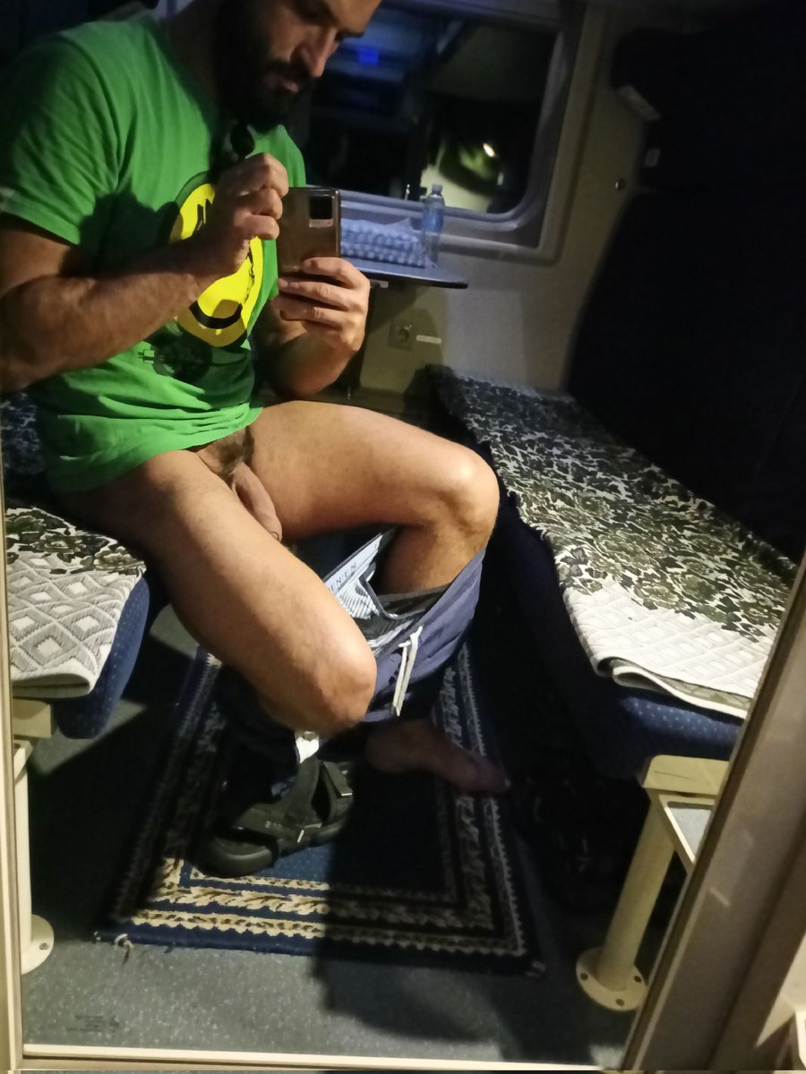 RQGQ5's tweet photo. Ты разместился в купе, заправил кровать, обменялся парой слов с соседом, спишь. Сосед переодевается, ты делаешь вид , что спишь, поэтому он не стесняясь снимает штаны, потом трусы, роется в сумке и ищет шорты. Ты пялишься на его жопу, на хуй
#traindick #traincock #trainfuck https://t.co/LZ7AQLhHJA