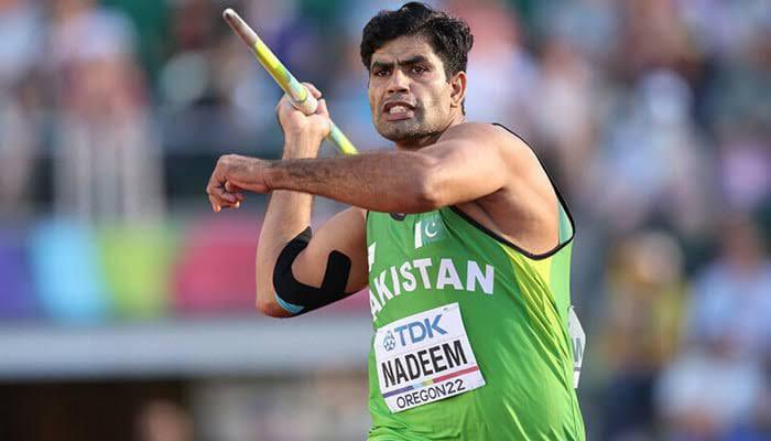 Congratulations #ArshadNadeem on winning Silver at #WorldAthleticsChampionship2023 ! An inspiration for a nation that has lost all spirit & hope, to rise above the ugly political situation & excel at everything on our own to achieve for one’s self & the country!🥈🇵🇰