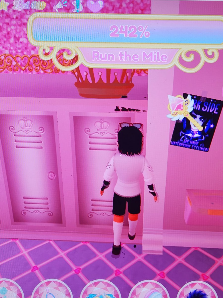 ashienomo's tweet image. So the mile quest kinda of broke a bit. #royalehighcampus3bugreport #rh3