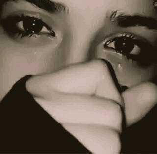 من أعتاد العزف على ألة الخداع🎸لن يتقن أبدا لحن الحقيقة🎼

فكونو أوفياء للوعود فبعضهم يبني على تلك الحروف حياة 💔