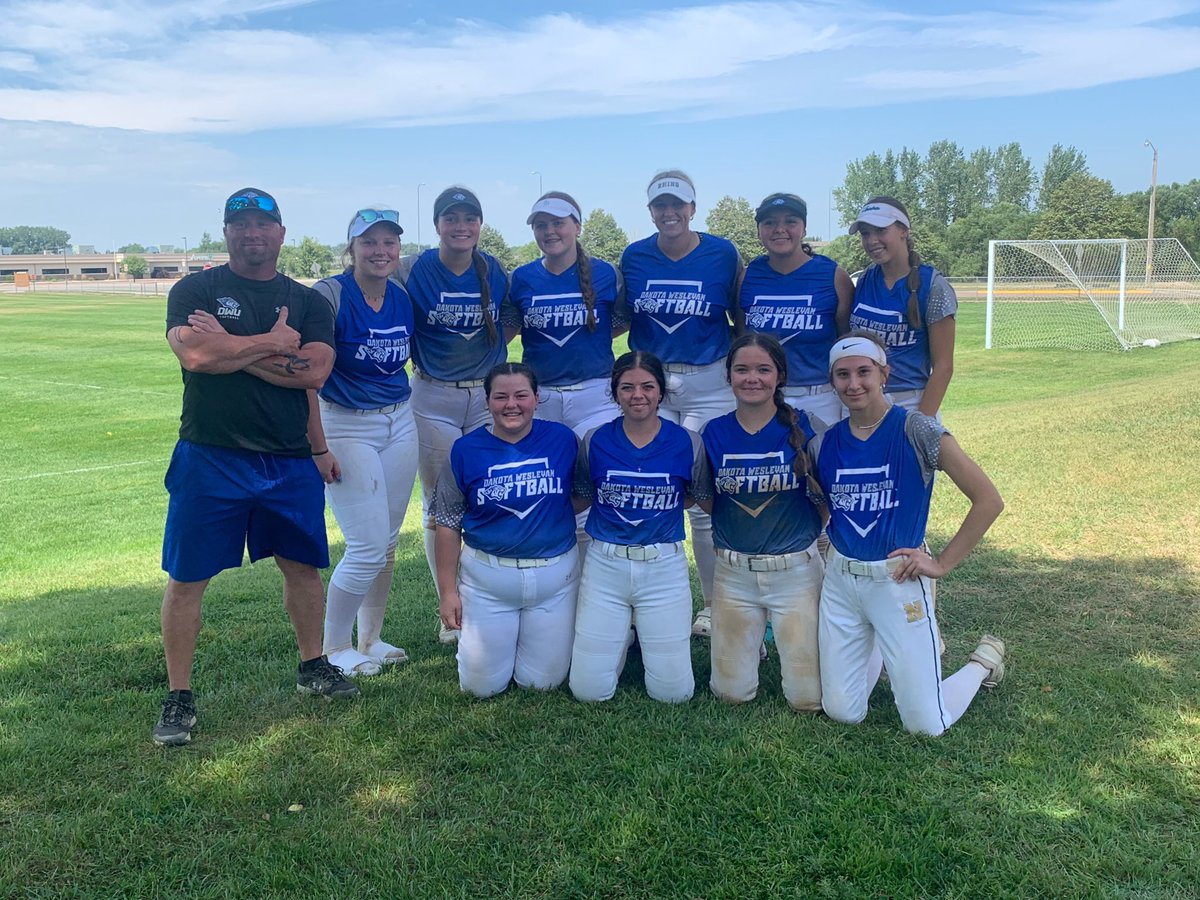 got the opportunity to visit the <a href="/DakotaWesleyan/">Dakota Wesleyan</a> campus and play in the <a href="/dwusoftball/">Dakota Wesleyan Softball</a> tiger classic this weekend! i loved meeting a few of the ‘24 recruits and getting to know the players and coaches. can’t wait to come back🤍🤍🤍💙💙💙 #rolltiges <a href="/CoachDowns42/">Coach Downs</a>