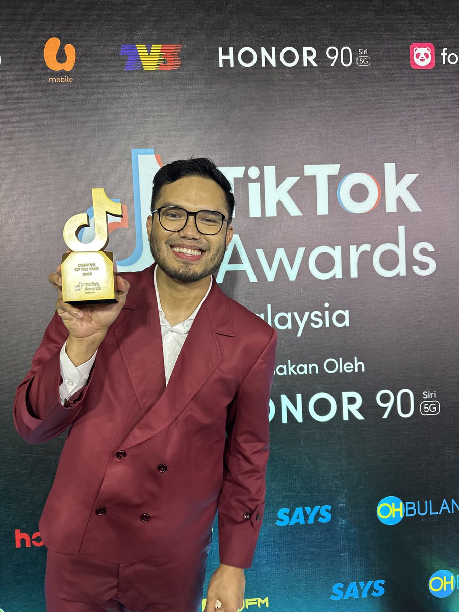 khairulaming's tweet photo. Terima kasih kepada anda semua yang memilih KA untuk Creator of The Year TikTok Awards 2023. Thanks to you guys yang support my career selama ni. I owe you a lot 🙏🏻 https://t.co/OgoridpJYL