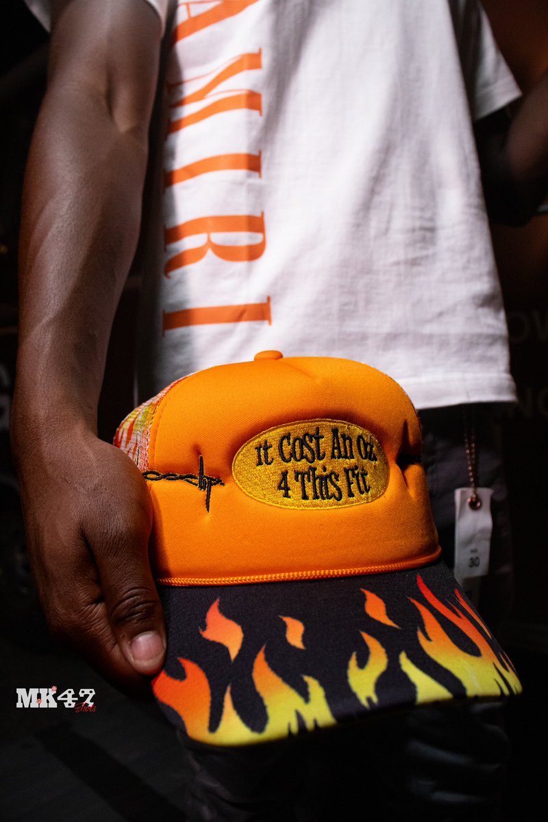 Mk47capo's tweet photo. MADE IN TRECHES🏚️⛽️
DESIGNER HATS NOW AVAILABLE
STOP WEARING MID♻️♻️♻️
THE STREET DESIGNER™️
#xotik #xotikblvk #thestreetdesigner #thestreetdesignerbrand #streetwear #truckerhats #designerhats #444 #designerbrands #stopwearingmid #zaza #limitededition #preorder #1of1 https://t.co/9l0wY9Xkdk