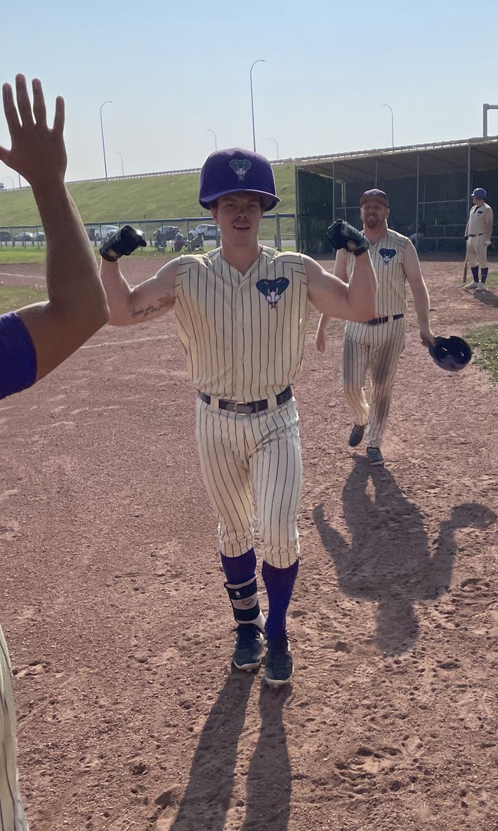 DingerBatDBacks's tweet photo. It was a beautiful morning at gorgeous Inland Athletic Park for @FMBA_YYC playoff action. Took both from the very scrappy @CalgaryTwins 6-5. Three @NogginBoss bombs on the day from @BishHomerStud @NolanHandley1 @JPWillner. Hats off to the Twins for not making us forfeit yesterday https://t.co/kiT24ahMCI