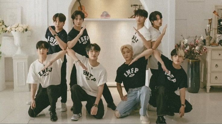 bulgusalreaper's tweet image. When you leave us alone for more than a minute 😂 @_starlightwolf @acrimsonsky @EROTICOSMO @parsalmouth @saranghwayo @sstrclight