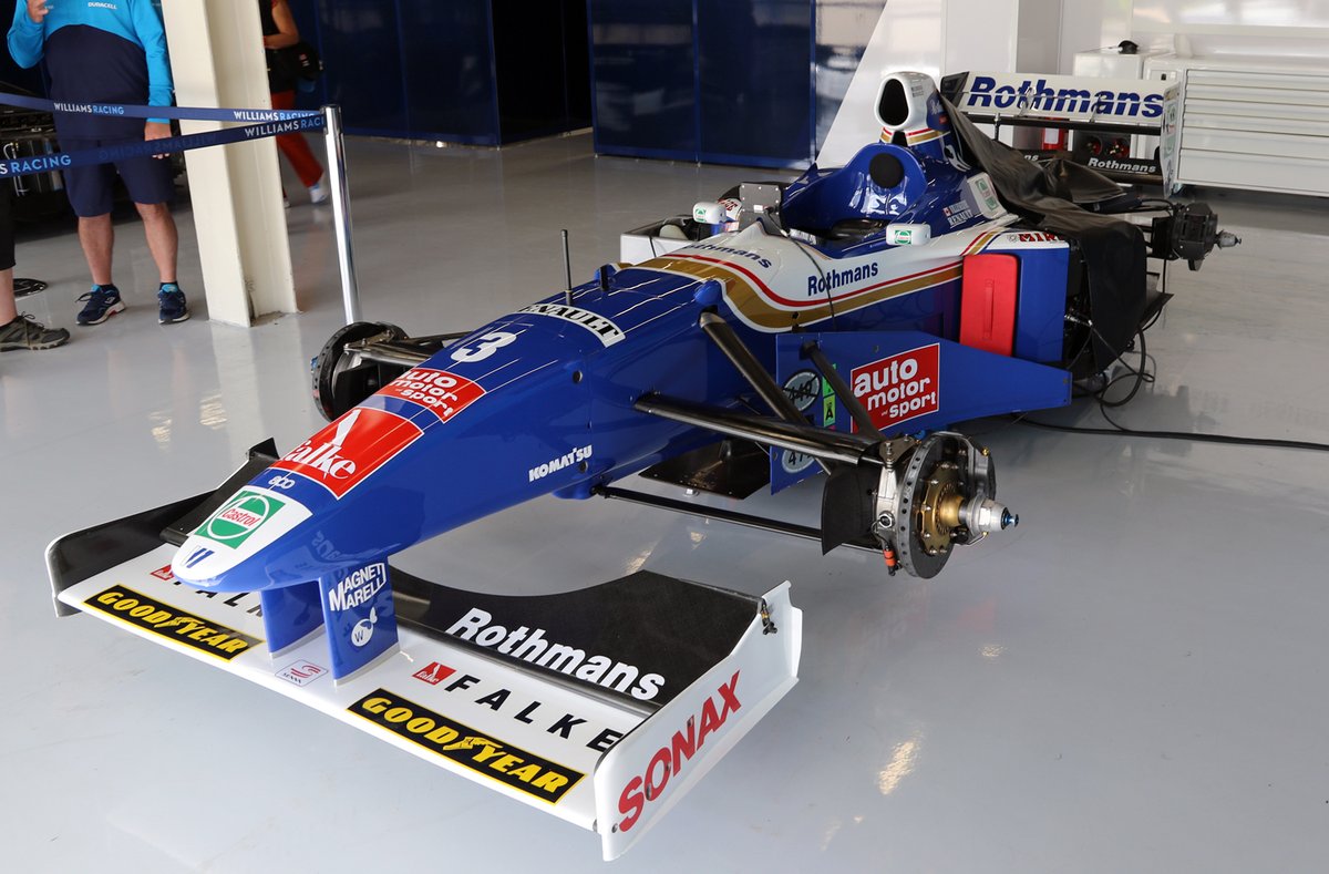 Lovely to see (and hear) the Renault V10-powered @WilliamsRacing FW19 of JV and @frentzen_hh running at #Silverstonefestival this weekend #BringBackV10s @WilliamsdbF1 @glennfreeman39 @UnracedF1  #F1