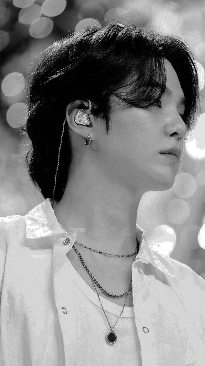 LieTear2's tweet photo. I vote #SUGA from #BTS to #TOP100KPOPRAPPERS https://t.co/Grq2MDuukr