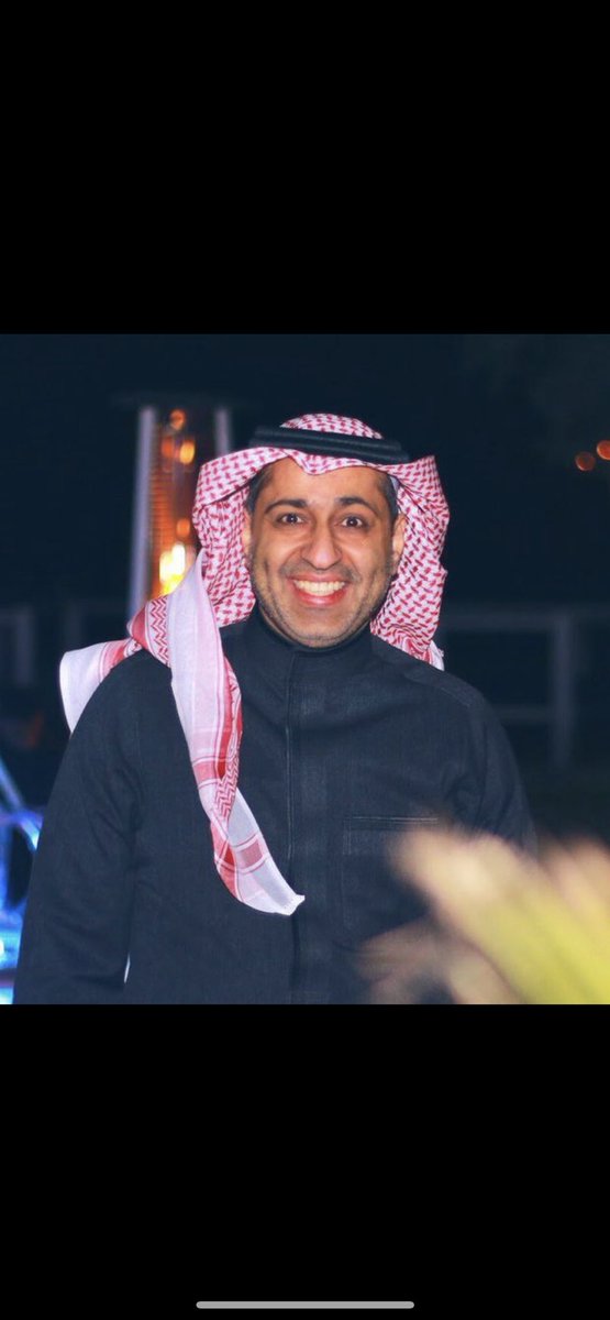 خالد الثنيان يعود الى مدرج الهلال بعد انتهاء المهمة هولاء الاشخاص لا يستحقون المواقع التي تم ترشيحهم لها بسبب تعصبهم الاحمق 👇🏼👇🏼