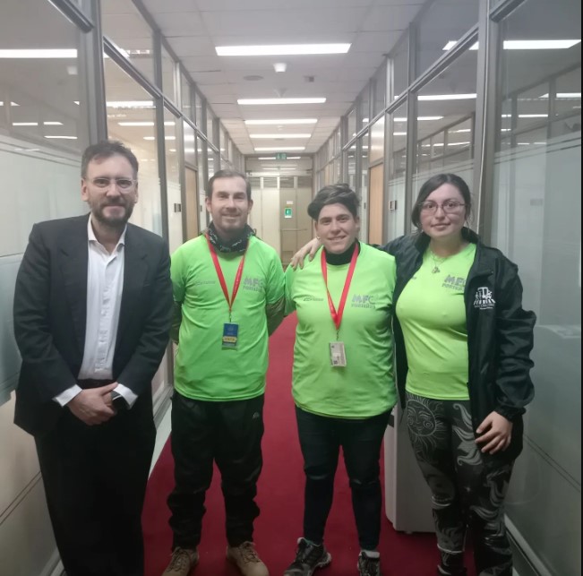 <a href="/mfc_valpo/">Furiosos Ciclistas Porteños</a> y <a href="/Andes_Chile_Ong/">Andes Chile ONG</a>  dan la pelea por incorporar ciclovía en proyecto de remodelación del puente Capuchinos. revistapedalea.com/organizaciones…