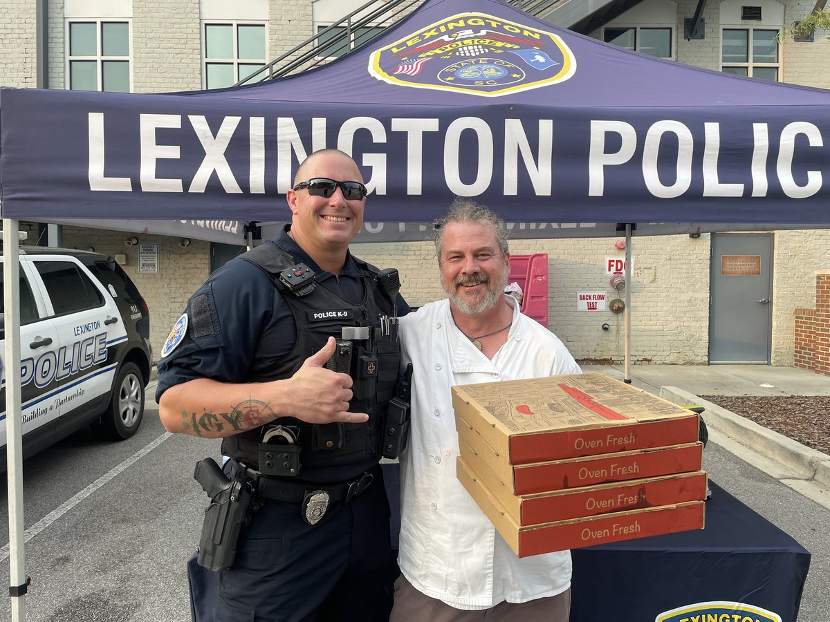LexingtonPD's tweet photo. Special thanks to Brian Nelson of Keg Cowboy for delivering pizzas to our tent last evening during the Craft Beer Festival.  He’s always been a huge supporter of our officers and quick with the Super Trooper references. https://t.co/2AsOo3x6l2