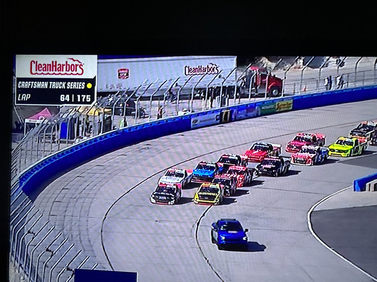 Darryl4345's tweet image. #CleanHarbors175 had to get the rig in the back ground, for the truckers that don’t get recognized enough for bringing all the supplies to the tracks each week