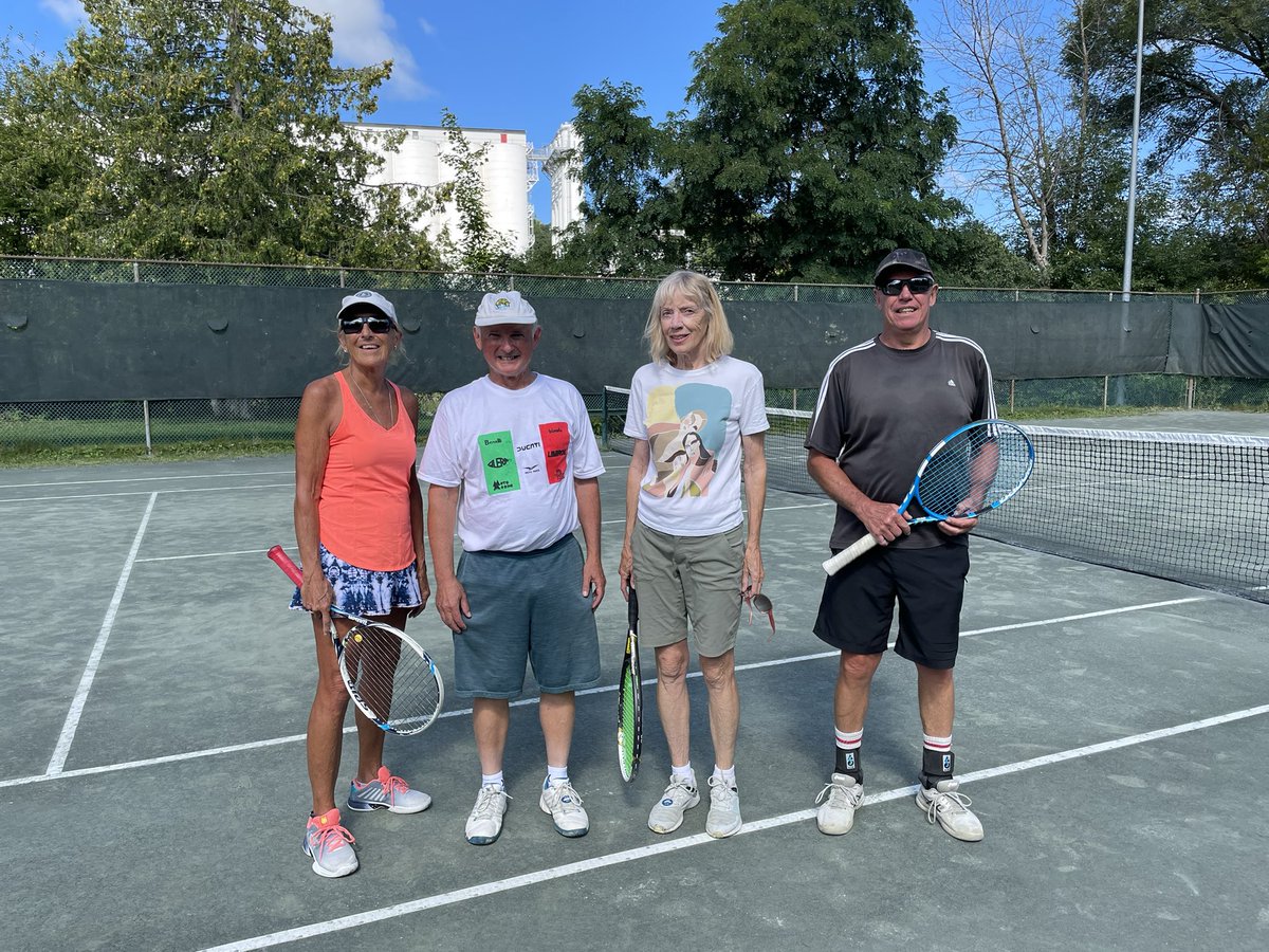 Lots of mixed doubles happening today #Qptennis 🎾