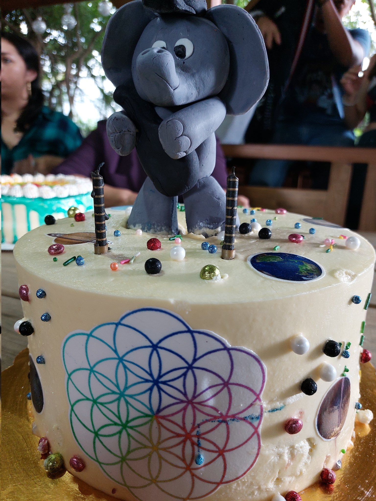 This cake is amazing. Thanks mom! https://t.co/j2ybIc4N6a