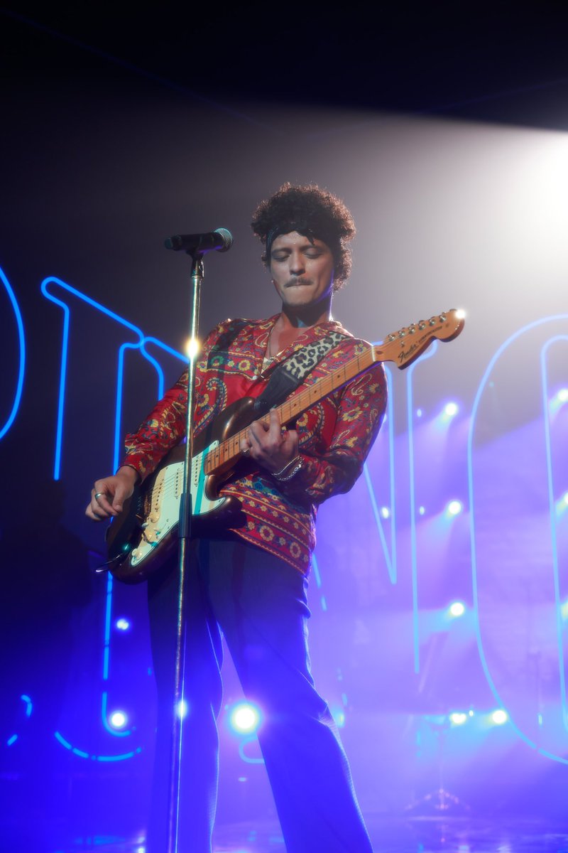 When you make a simple chord look like a difficult one. 😉 That’s show business baby.