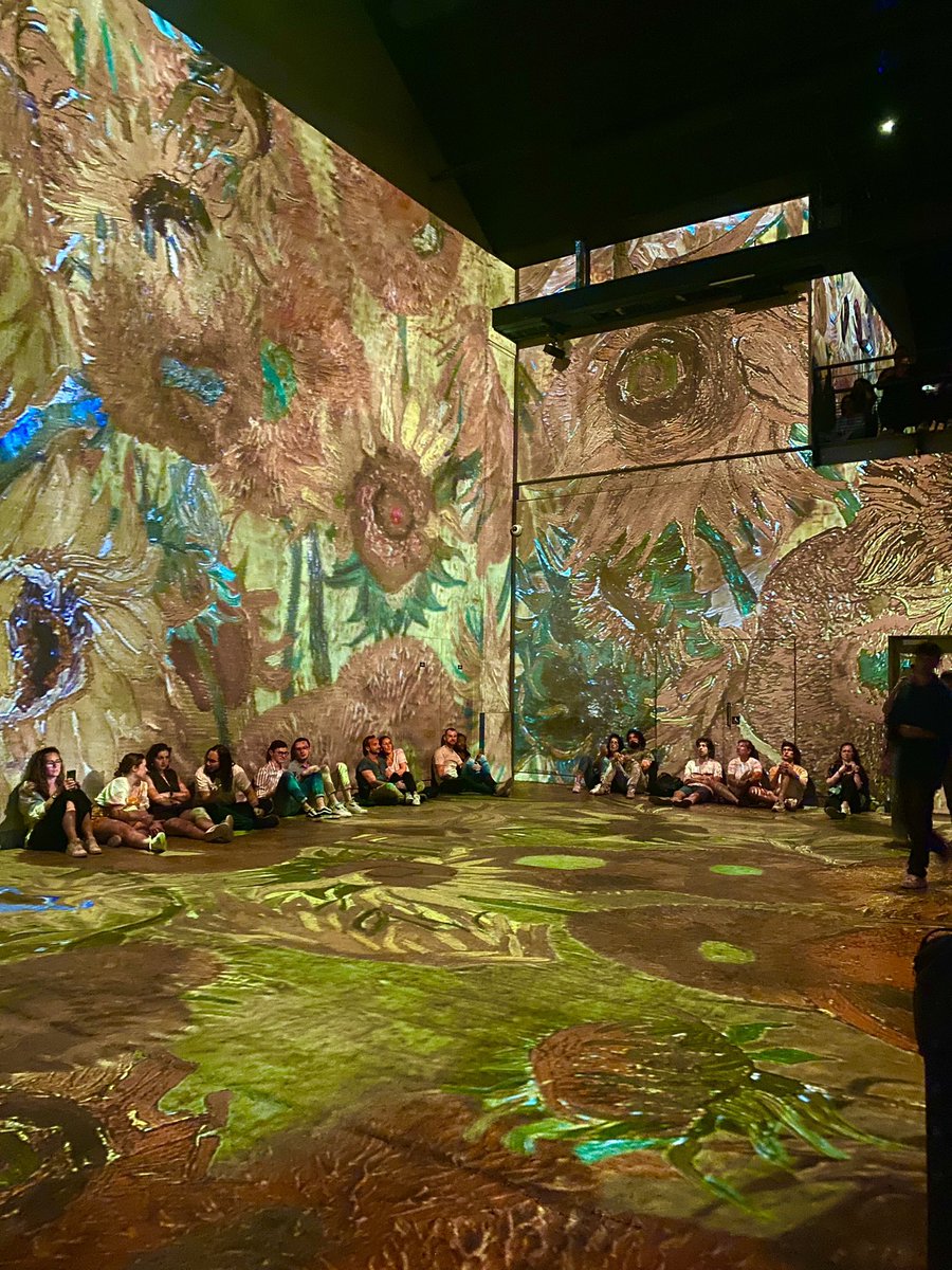 marthe_moreau's tweet photo. Van Gogh exhibition date 🌙 https://t.co/wLtC3rzpta