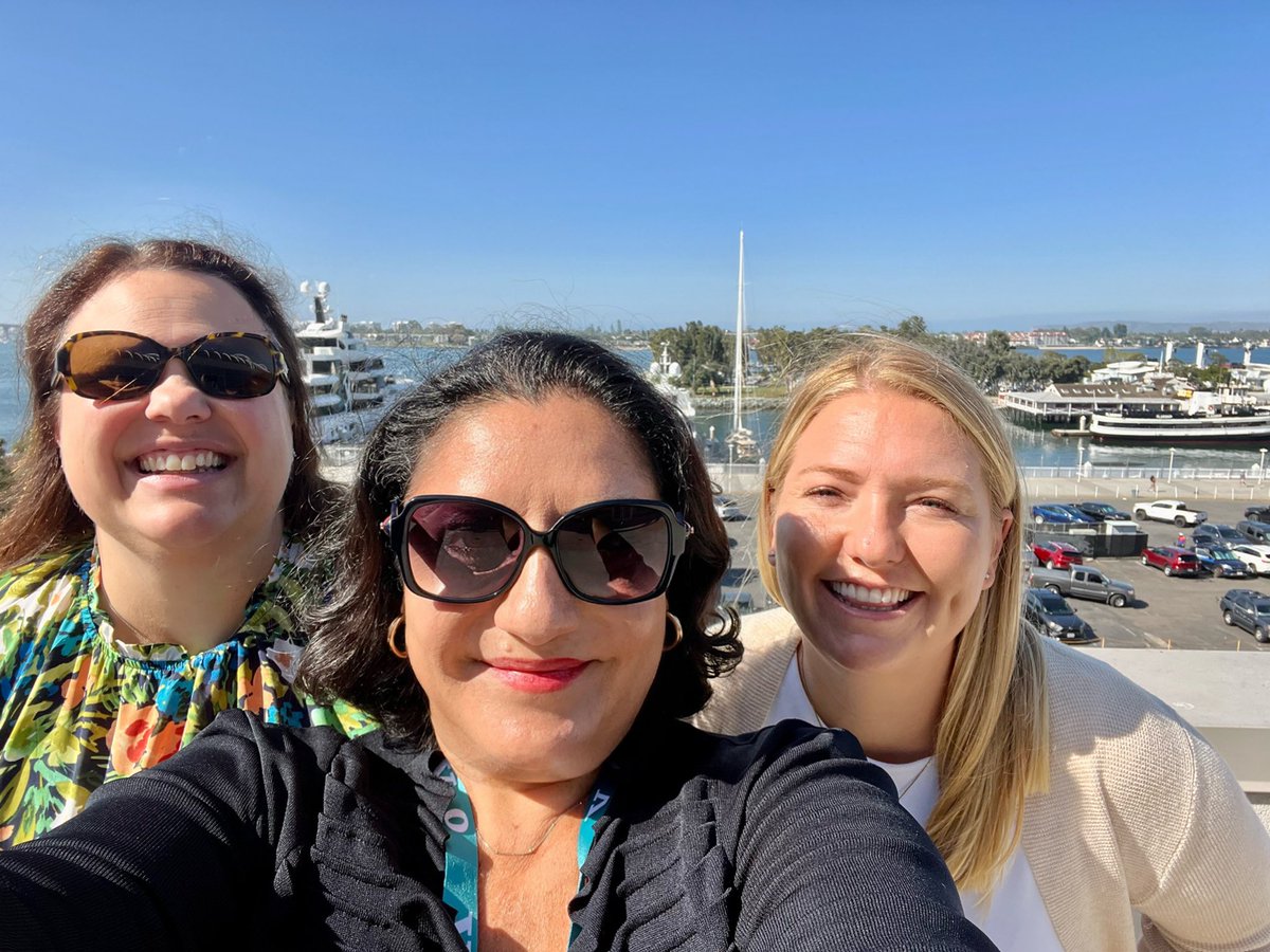 GabrielaDow's tweet image. #SanDiego is really showing off for #PWX2023 @APWATWEETS 😎✨w/ yachts in the marina under a perfect blue sky, the Shell concert hall &amp;amp; waterfront park just behind @SDConventionCtr + bikes, families, joggers &amp;amp; conference attendees everywhere. #GoSanDiego @APWASanDiego @Ardurra