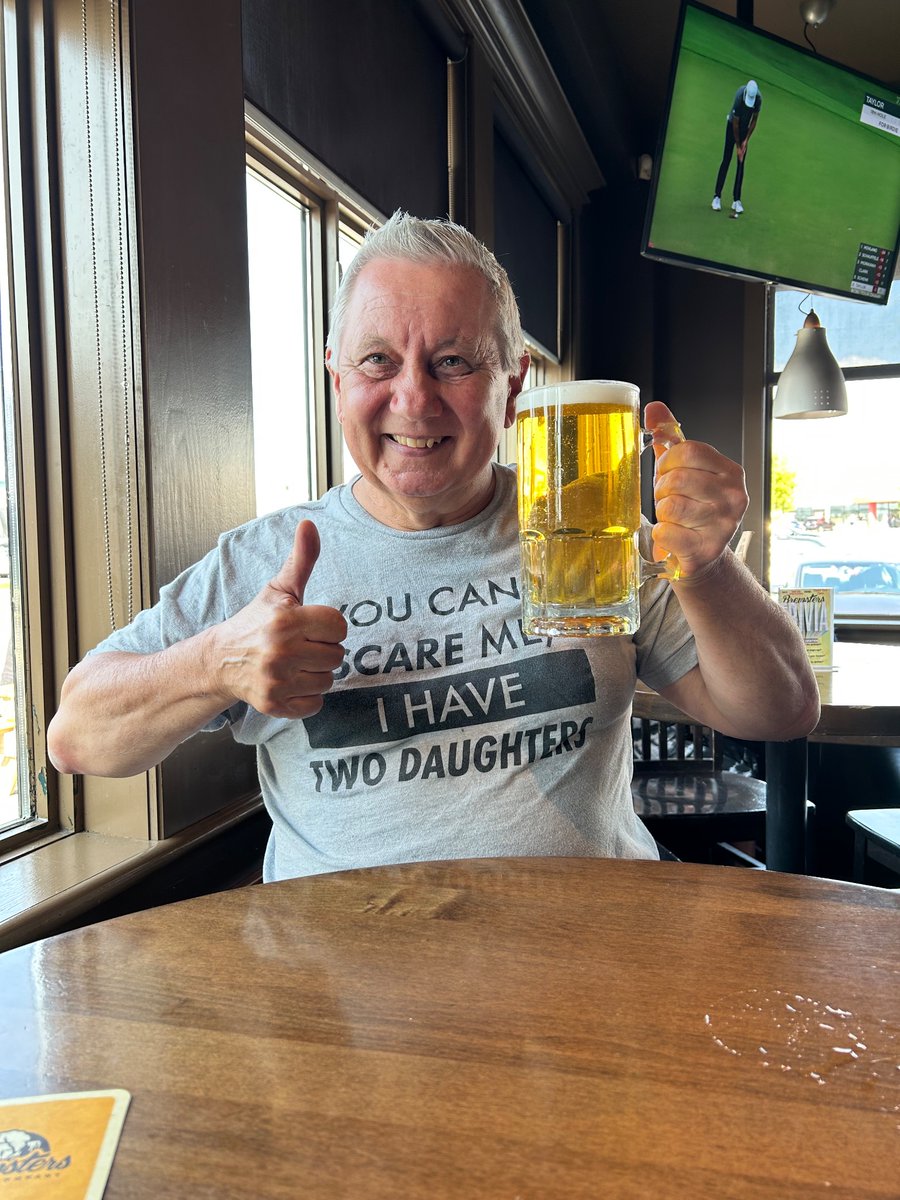 Sometimes you just need a cold one. A BIG cold one 

#calgary #yyc #yycbeer #beer #craftbeer #ladolcevita #lavitabella #lifeisgood #carpediem 

<a href="/WeAreBrewsters/">Brewsters Brewing Co</a>