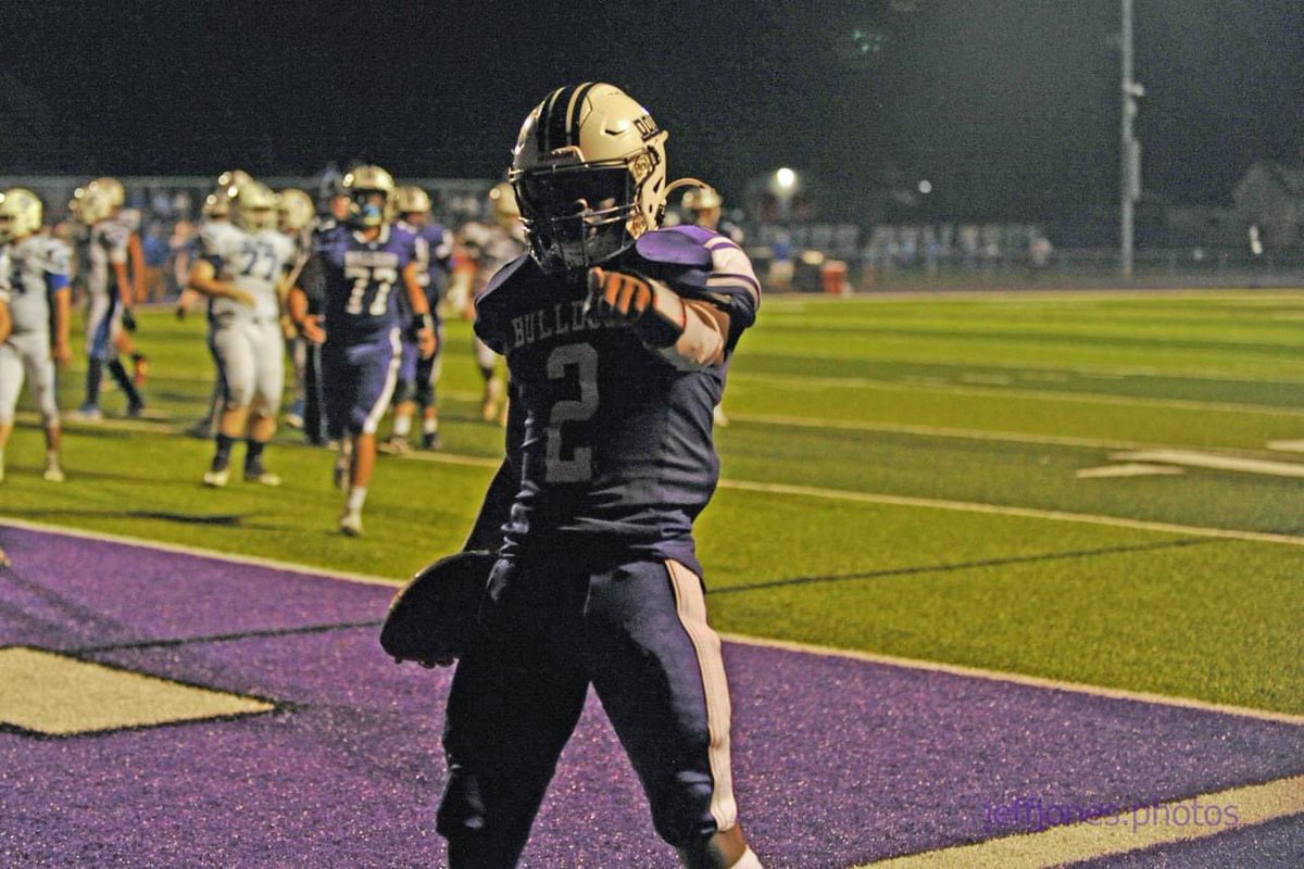 Senior Szn!
First Game w
17 Carries•71 Yards•3 Tuchdowns