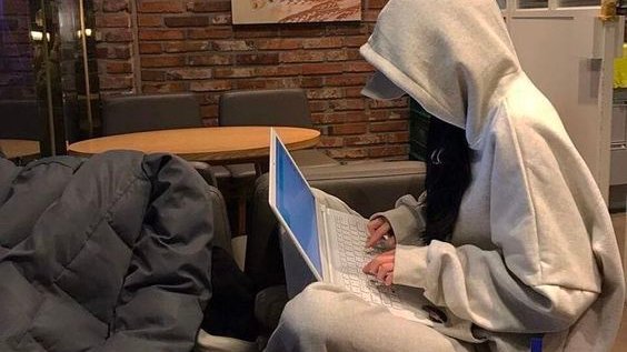 late night studies in a cafe, hot tea, cosy sweatpants and warm sweaters, sade on the headphones and completed assignments