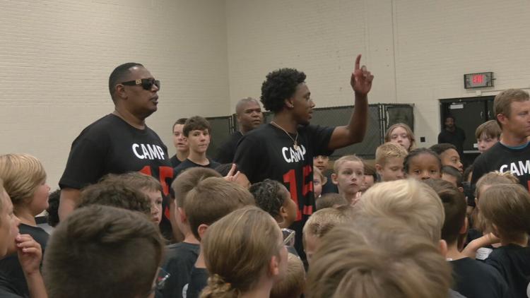 .@louisvillembb's @hercymiller15 and @MasterPMiller hold youth basketball camp: wdrb.news/3KZyW10