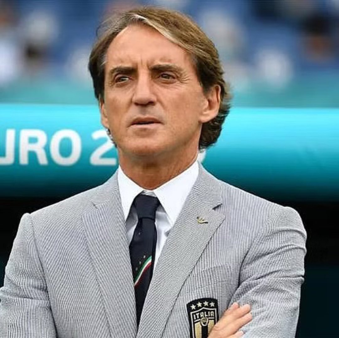DCuesto's tweet photo. 🚨NOTICIAS DE ÚLTIMO MINUTO🚨
Nuevo entrenador italiano de #ArabiaSaudita 🇸🇦! BIENVENIDO ROBERTO MANCINI! Has hecho historia en Europa, ahora es el momento de hacer historia en la selección nacional de Arabia Saudita🇸🇦
#CR7EFFECT #Ronaldo𓃵 #CR7𓃵 #Ronaldo #VIVARONALDO https://t.co/r3nIEs9u22