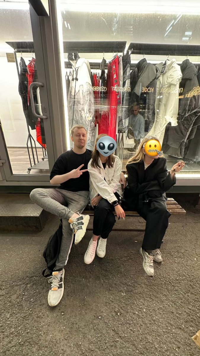 Axel tweet media