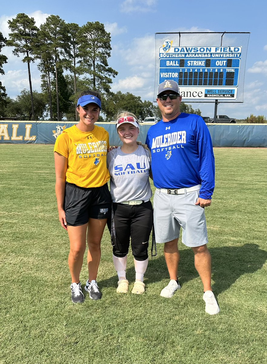 emalea_bailey's tweet photo. I had a great time at @SAUSoftball camp today! So glad I got to hang out with some future teammates and some old ones. Go Riders! https://t.co/CzJdbMU6W5