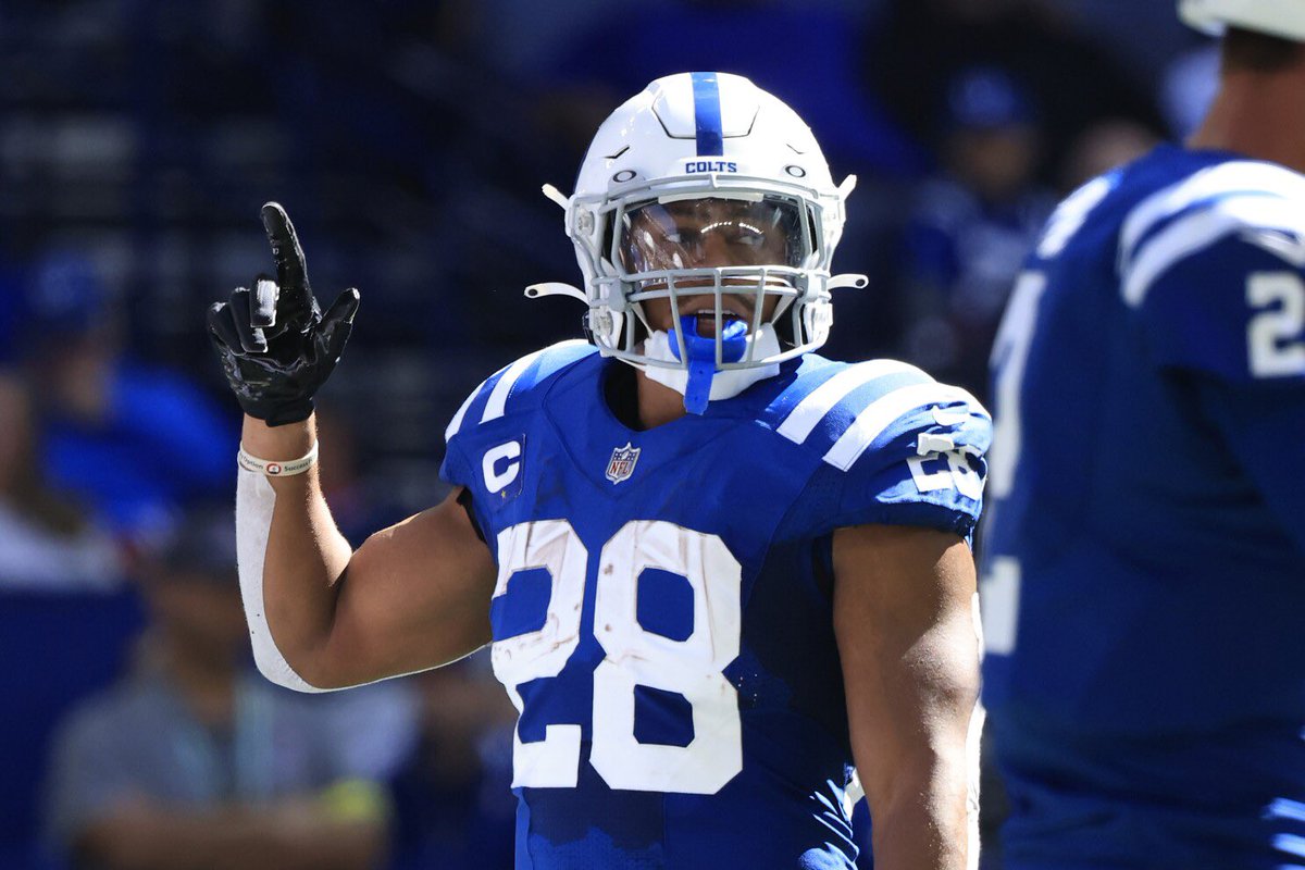 Sources confirm to me &amp; <a href="/BlizzyFins/">Rollercoaster Blizzy</a> that the #Colts WILL accept the #Dolphins offer for Jonathan Taylor ahead of Tuesday’s 4p.m. deadline. 

The relationship between Taylor &amp; the #Colts has soured to a point of no return, so they’ll maximize his value and end the drama.
