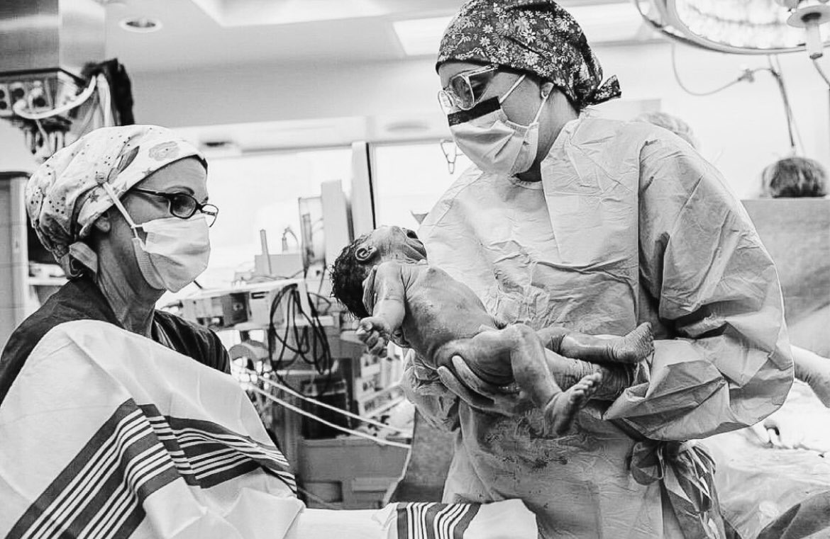 algaldoc's tweet image. This photo was taken a few years ago (granted permission to share) and every once in a while, I pull it out, marvel, and remember what an absolute privilege this hard work is. I love my job. #obgyntwitter