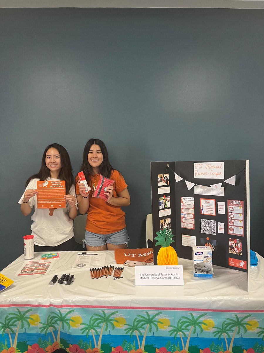 UTMedCorps's tweet photo. UTMRC had the opportunity to speak with students at the Gone to Nursing event! We are looking forward to another year and new members! Good luck to all of the students going back to school 📚 https://t.co/fGvb5KIZxj