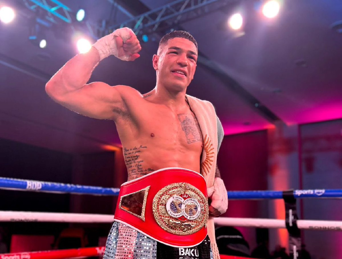LadranSanchoWeb's tweet photo. @Sebastianpapes3 se consagró Campeón Latino FIB de los medianos

El boxeador lujanense se impuso por unanimidad en las tarjetas ante el mexicano Maravilla Carmona. Una de las mejores peleas de Papeschi, que superó categóricamente a un rival de peso.

https://t.co/McIRflQB1W https://t.co/3HTak23TCl