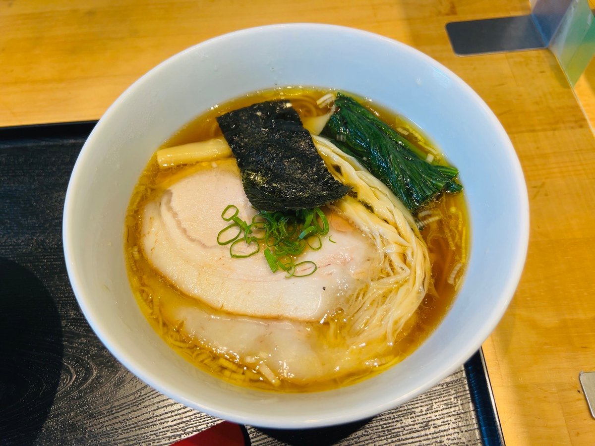 おはようございます。

本日２８日
限定
冷製ZENB(コーン浅利　枝豆帆立)
地鶏マグロ節のラーメン
冷やし煮干し
冷やし昆布です。
自家製麺は地鶏マグロ節のラーメンのみになります。
尚猛暑で連日お客様ご来店減っているので今週は水曜日も休まず営業します。
今週夜は火　木　金になります。