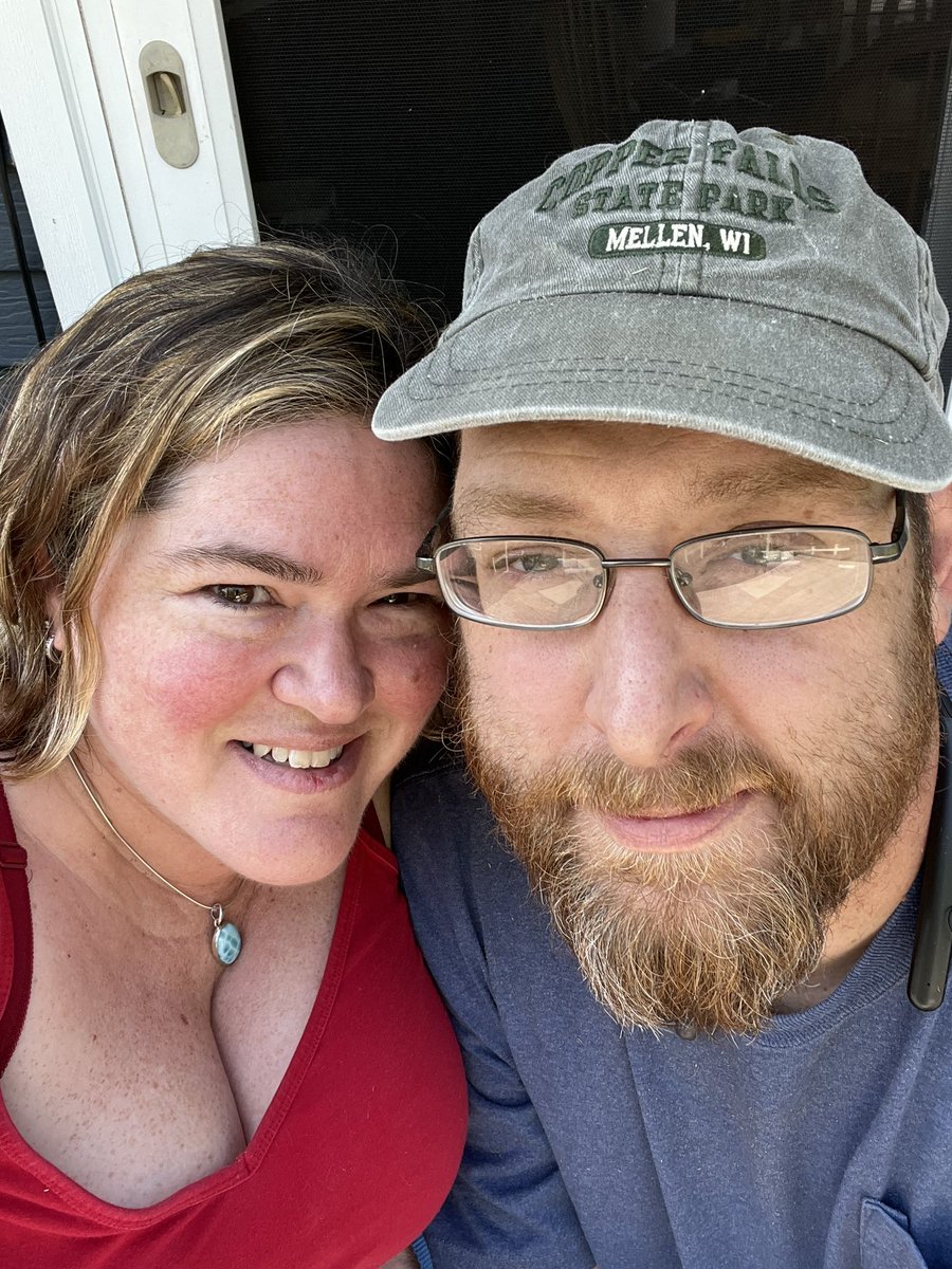 flighty_dragon's tweet photo. I don’t usually like photos of us- he’s more than a foot taller than me so often photos are awkward - but this, I like. @futureexgamer https://t.co/Lpc5PE84bV