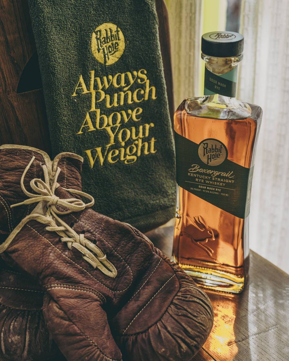 RabbitHoleKY's tweet photo. Gloves on, cap off. Boxergrail is the main event.  🥊 🥃

#boxergrail #ryewhiskey #rye #mainevent https://t.co/3GB1slMTWZ