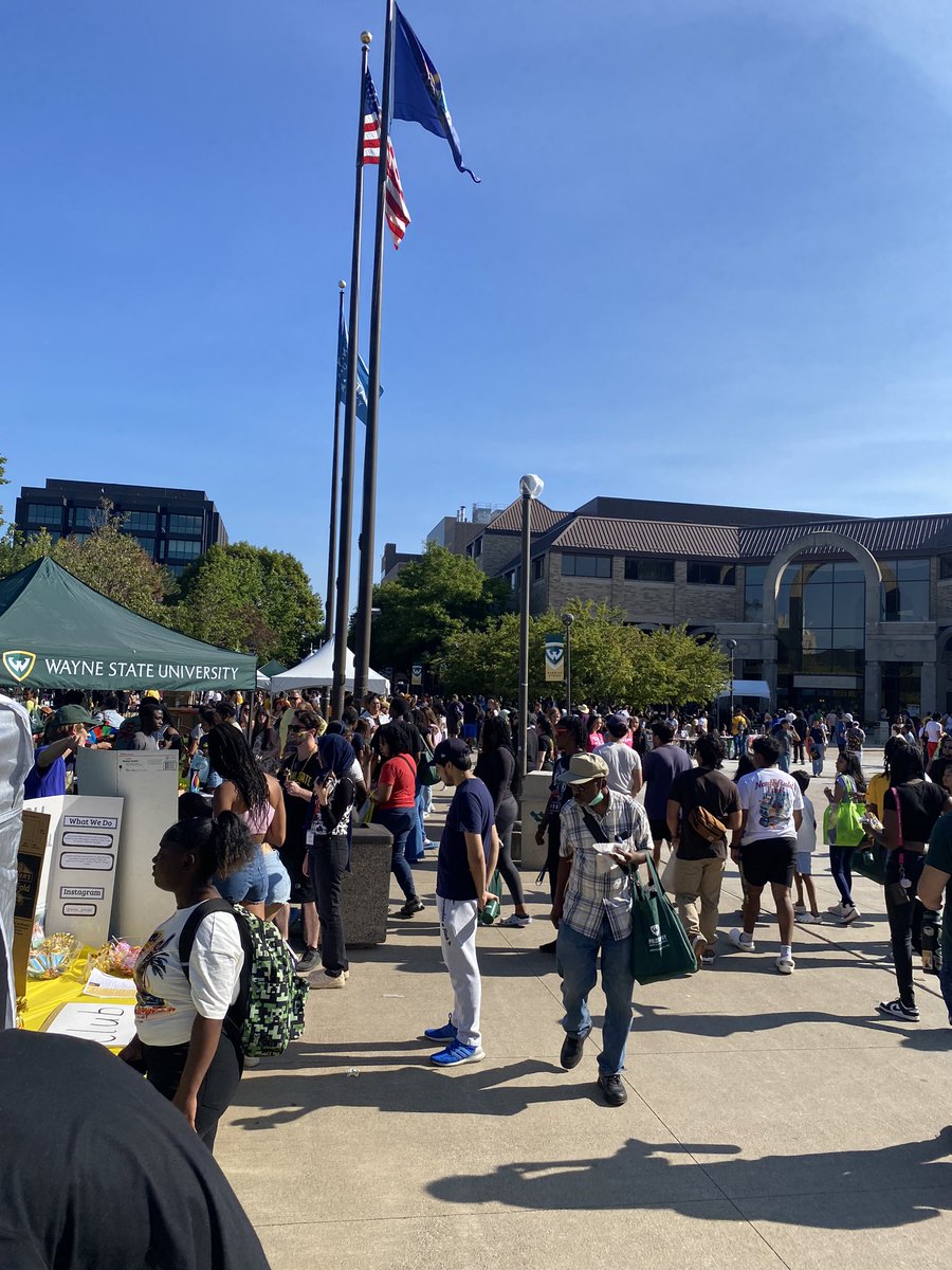 temitayoLafe's tweet photo. I never bought a Pen ποΈ since I arrived the state because of Festifall.
#Festifall #WayneState https://t.co/sfTFxuAIqA