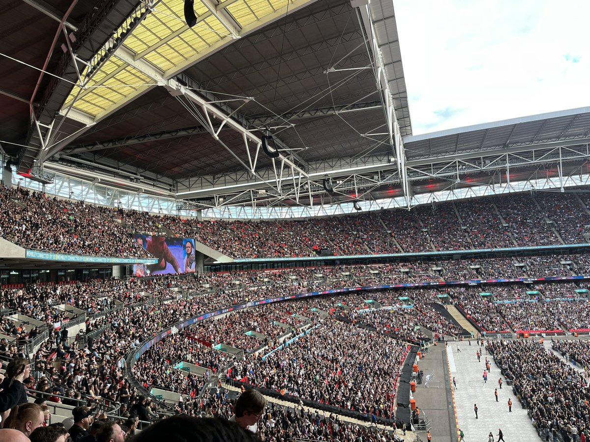 Benfleetlad28's tweet photo. @BrandonThurston still a few sections empty but overall great attendance https://t.co/x74bchB4Yl