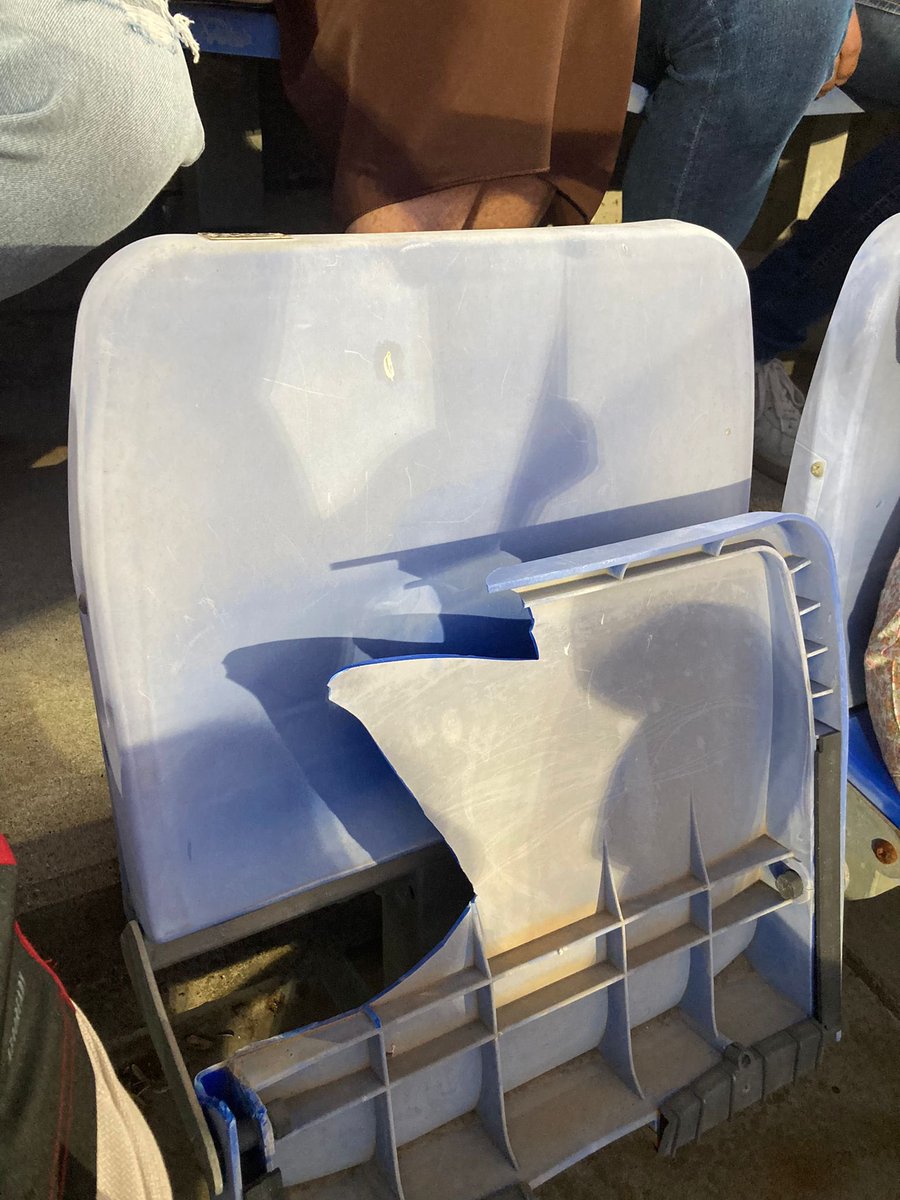 ChemaSayago's tweet photo. @Gemeg92 El mío tampoco, 2 años y medio sin poderme sentar en mi asiento @recreoficial tribuna baja 5b asiento 12 https://t.co/1q9g7Dup3y