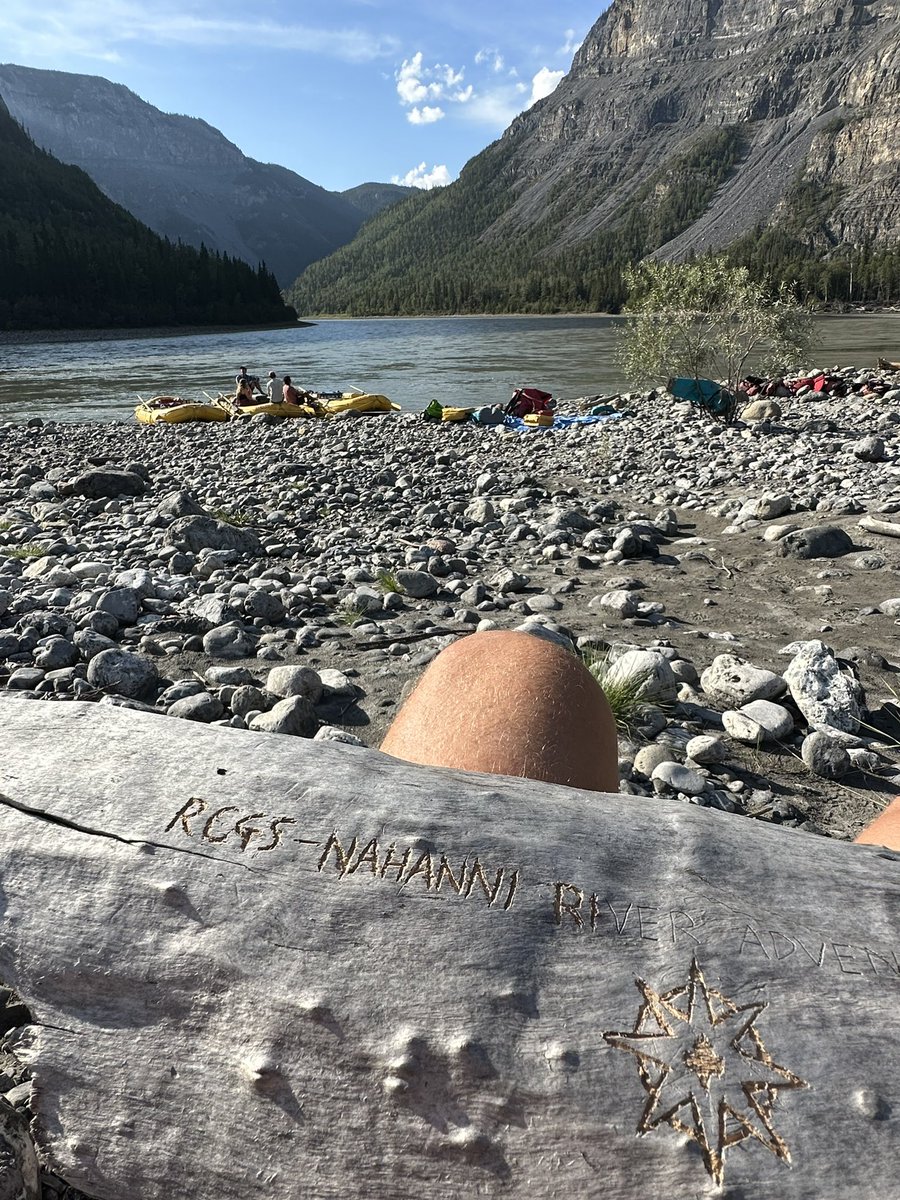 A tradition on the South Nahanni River is to leave a driftwood carving in one of 2 huts. Here’s my contribution to history to mark the 1st @RCGS_SGRC @CanGeo_Travel @CanRiverEx expedition! #nahanniriveradventures #CanGeoTravel #CanGeoAdventures #explorecanada