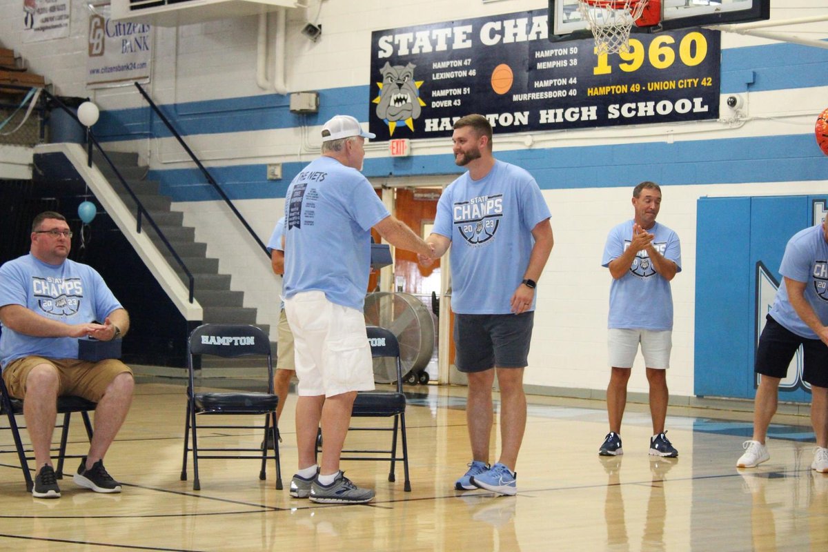 Hampton Bulldogs State Champions has a nice RING to it 💍