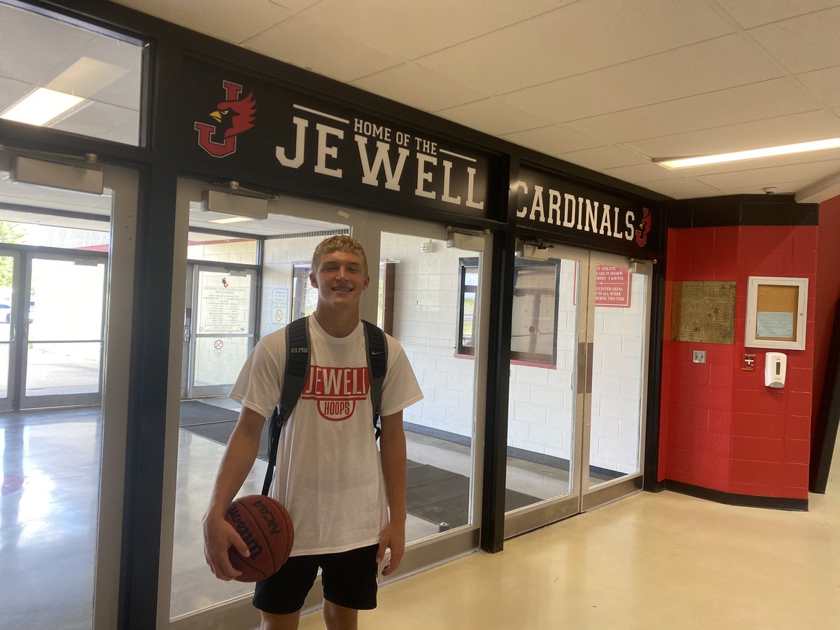 Derek Quinlin (@derek_quinlin04) on Twitter photo Thank you <a href="/JewellHoops/">William Jewell Men’s Basketball 🏀</a> for the Elite Camp today! I had a great time meeting the players and coaches. Thank you <a href="/JewellHoops/">William Jewell Men’s Basketball 🏀</a> for the Elite Camp today! I had a great time meeting the players and coaches.