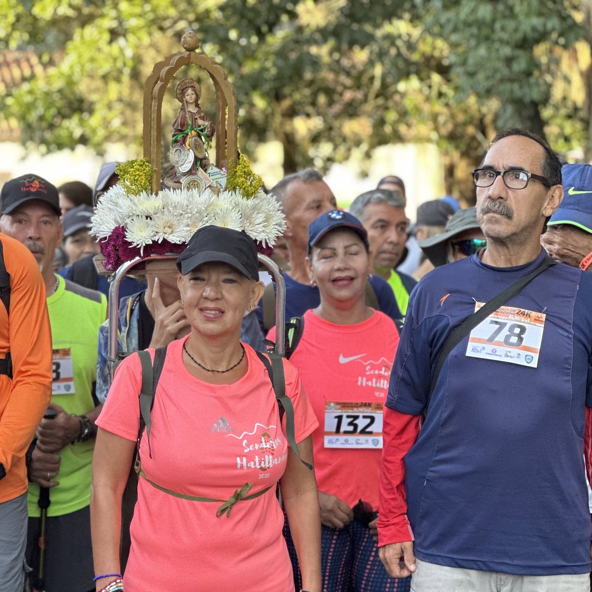 eliasayegh's tweet photo. ¡Más de 350 personas participaron en la 9na Caminata de Montaña - Santa Rosalía de Palermo! Vaya mi felicitación a todos los miembros de los Caminantes de Santa Rosalía por mantener viva esta importante manifestación de fe. #ElHatilloPuebloDeFe #27Ago https://t.co/oAJpHNPlgE