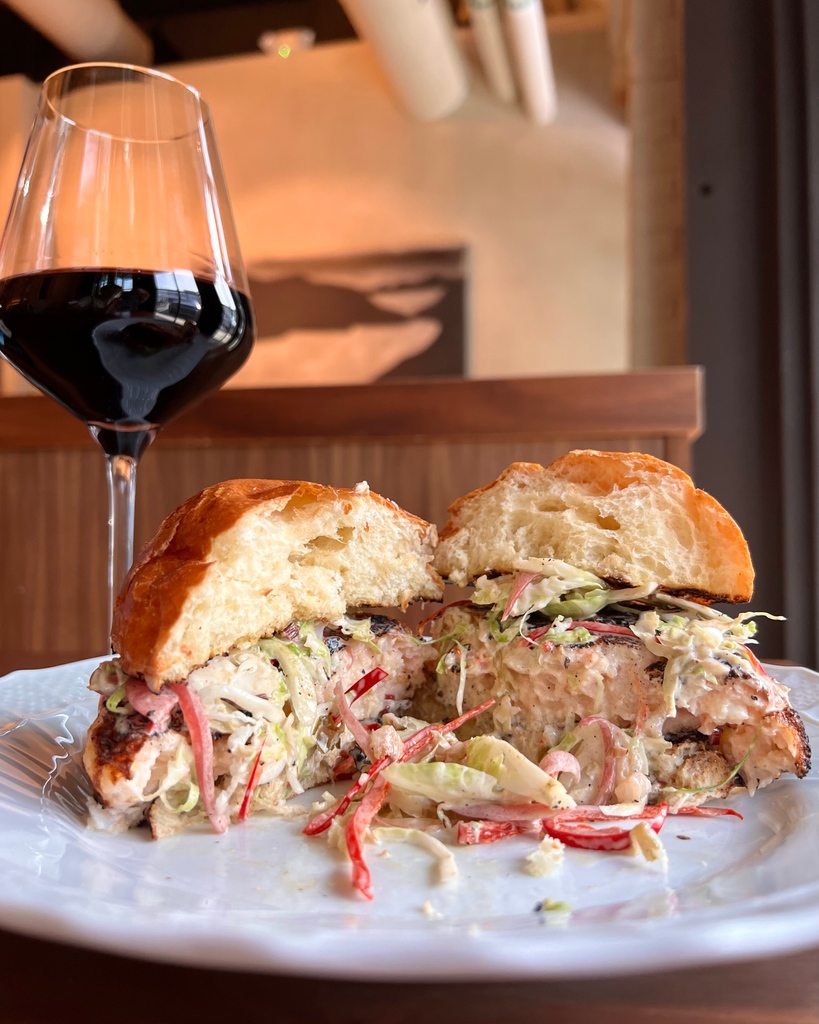 fiorerossophl's tweet photo. burgers ＆ barbera - september! 
monda𝘺 9/11

we heard today is national burger day… so we’re thinking about our next burgers &amp; barbera night! swipe to check out the september menu ➡️

click the link in our bio to reserve. every 2nd monday is burger day in our book! 🤩🍔 https://t.co/OlQpvs2h6Z