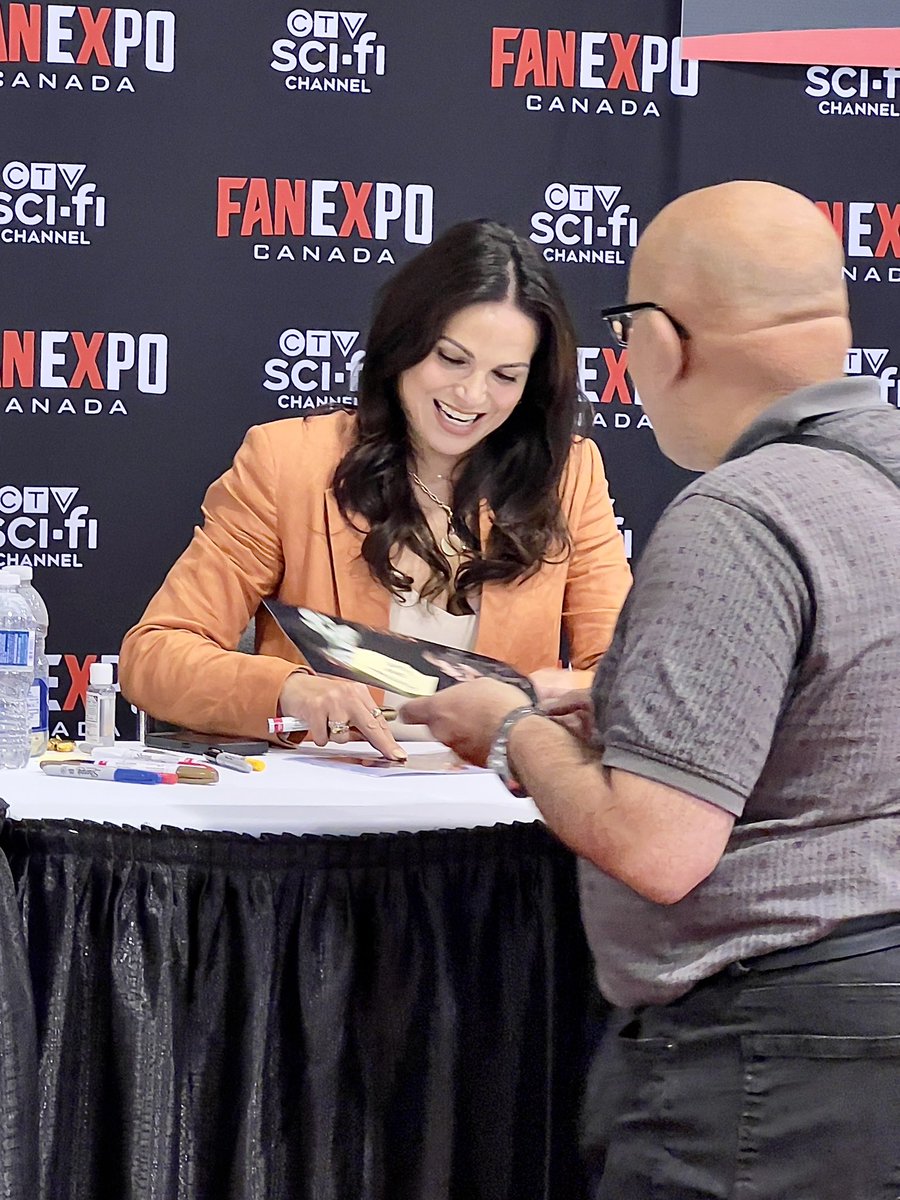My first time meeting The Queen and I am such a nervous wreck. But getting to meet  <a href="/LanaParrilla/">Lana Parrilla</a> in person is really worth it. Never see a kinder soul. Thank you for such a great experience at <a href="/FANEXPOCANADA/">FANEXPO Canada</a>.