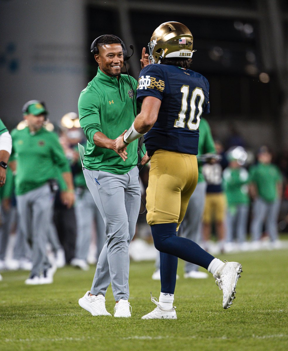 NDFootball's tweet photo. Aviva felt like Notre Dame Stadium last night. 

Thank you to the best fans in the world.

#GoIrish☘️ https://t.co/mPEymnsqIJ